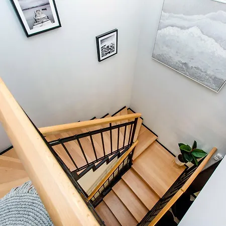 Dwupoziomowe Na Starym Miescie Two-story Old Town Retreat Apartment *